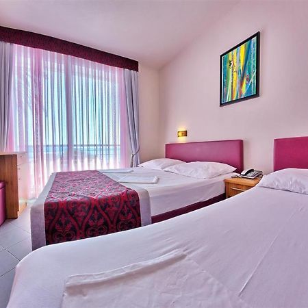 Hotel Sirena ポドゥゴラ エクステリア 写真