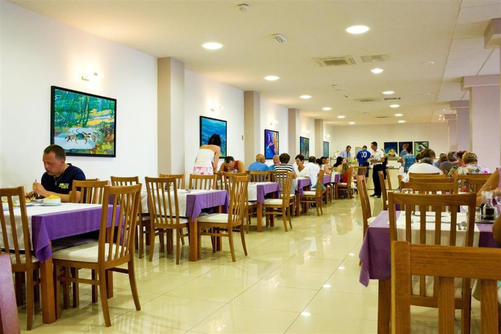 Hotel Sirena ポドゥゴラ エクステリア 写真
