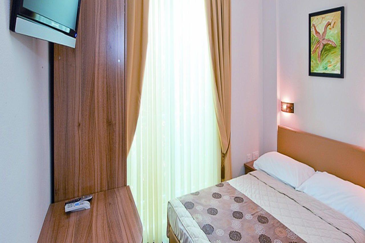 Hotel Sirena ポドゥゴラ エクステリア 写真