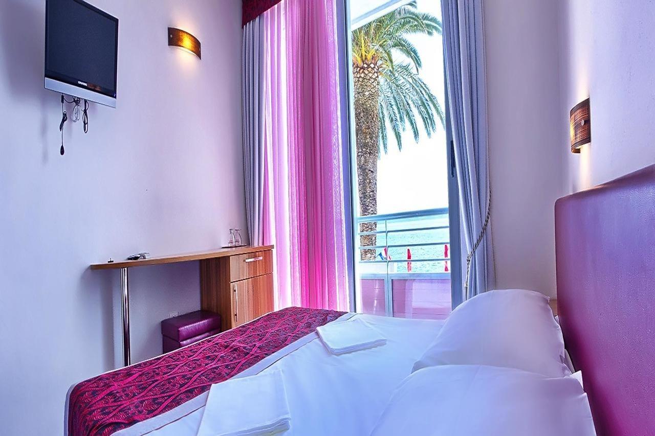 Hotel Sirena ポドゥゴラ エクステリア 写真
