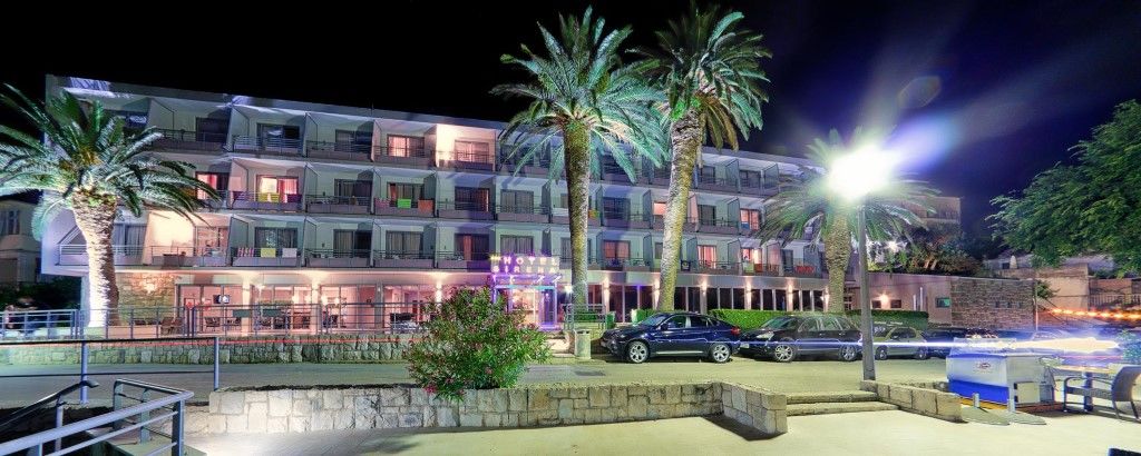 Hotel Sirena ポドゥゴラ エクステリア 写真
